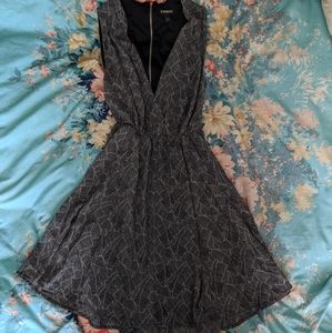 EUC Express black and white sundress